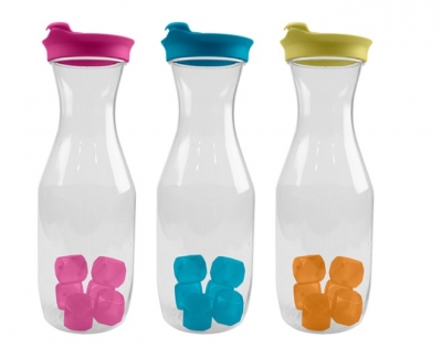 1L Plastic Carafe with Ice Cubes